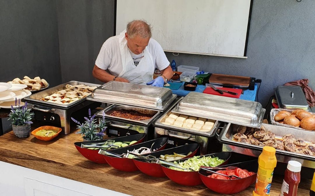 חמש סיבות מעולות לבחור קייטרינג בשרי כשר לאירוע הבא שלכם