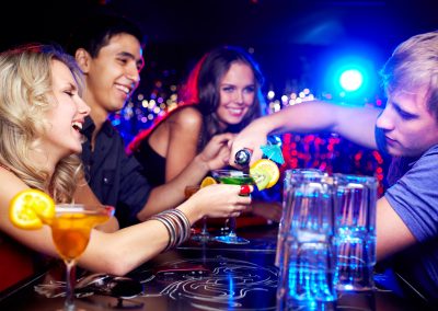 חברים על הבר